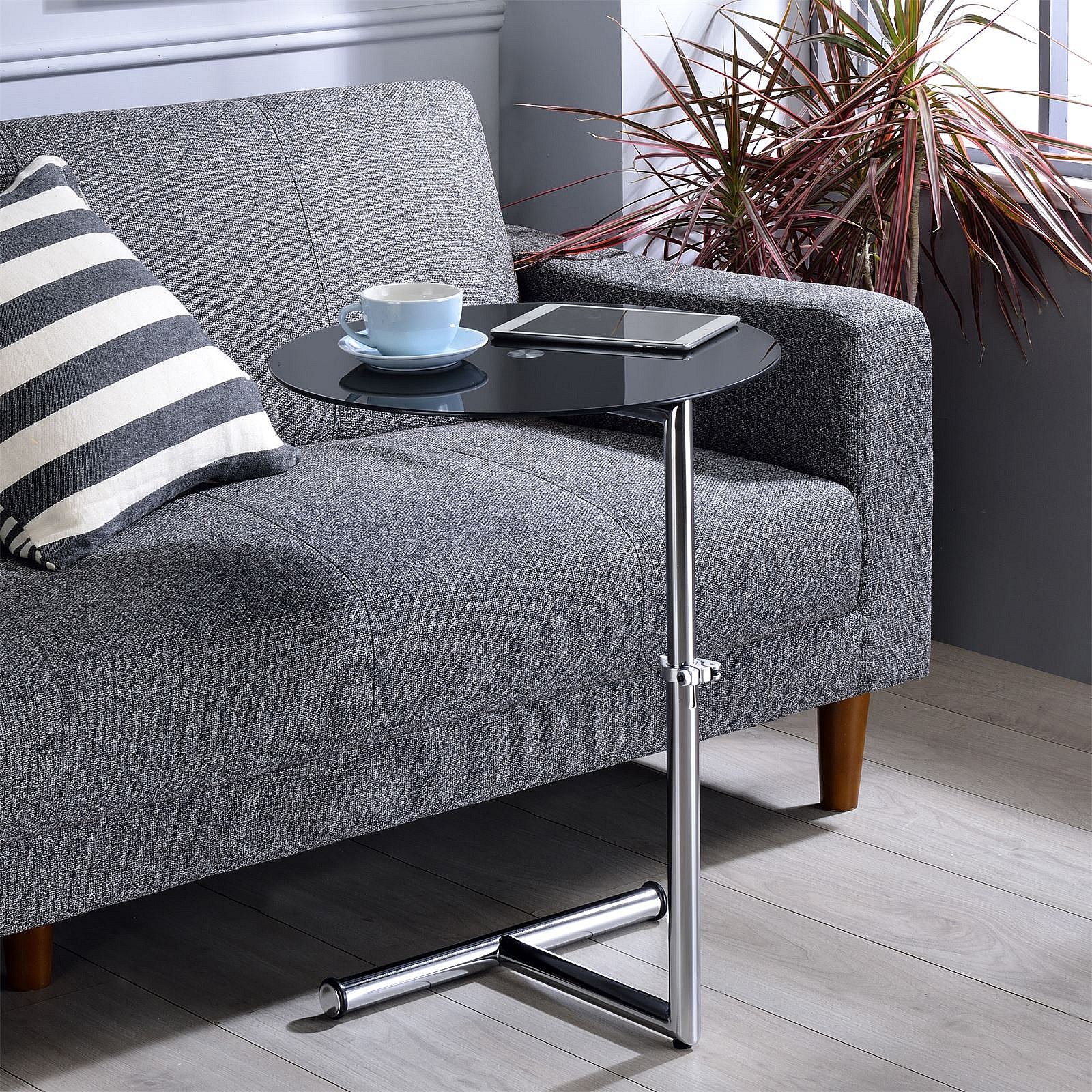 Table D’appoint Ronde Avec Plateau Verre Trempé – 45 X 42 Cm – Acier Noir – Pour Salon, Chambre, Bureau – Marque En.casa