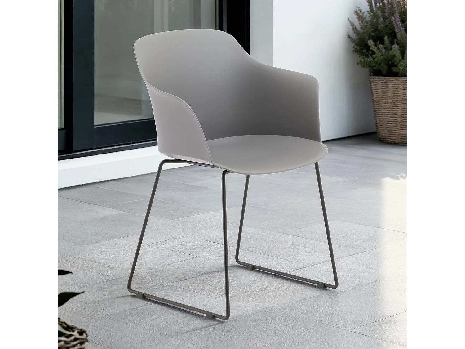 Lot de 4 chaises de jardin FORO fauteuil d'extérieur en plastique gris résistant aux UV et pieds en métal noir