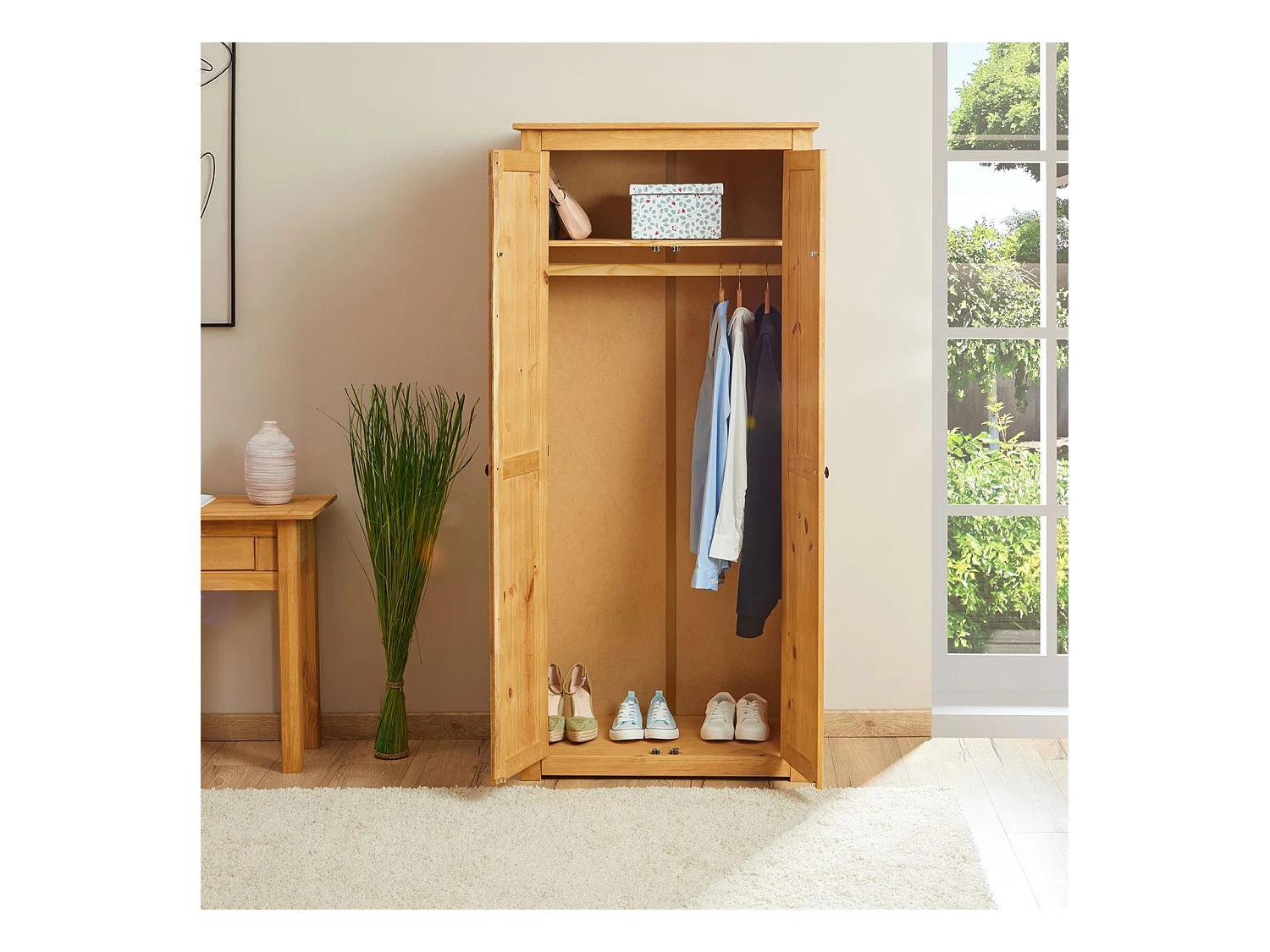 Armoire CANCUN penderie avec 1 étagère derrière 2 portes battantes, en pin massif finition teintée/cirée