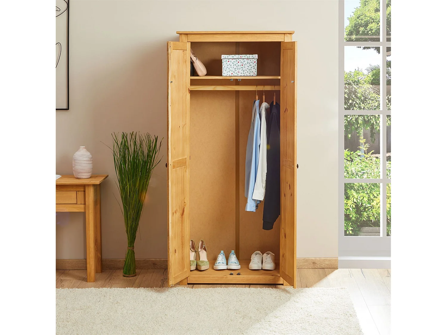 Armoire CANCUN penderie avec 1 étagère derrière 2 portes battantes, en pin massif finition teintée/cirée