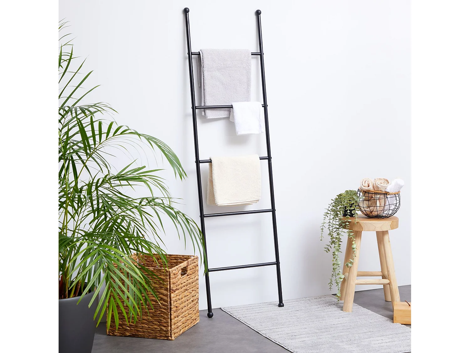 Echelle CASTEL porte-serviette échelle de décoration avec 5 barreaux, en métal laqué noir