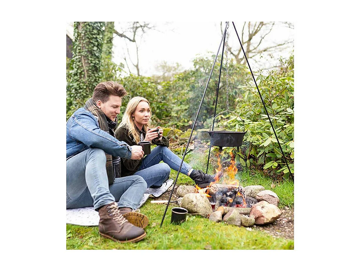 Hängegrill mit Dreifuß