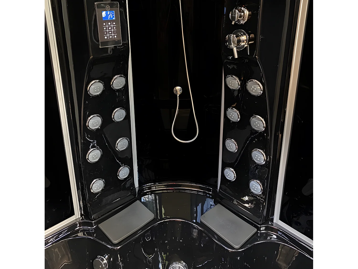 Baignoire Balnèo Douche Chromothérapie 150 X 150 cm noir – Black Narciso