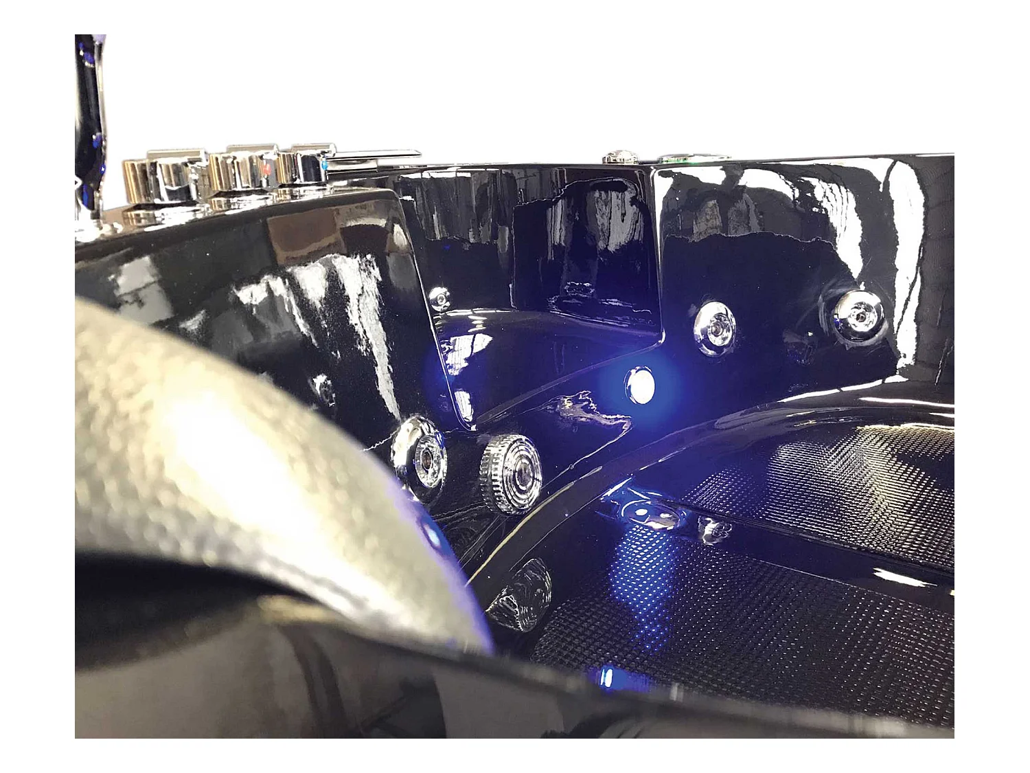 Whirlpoolbadewanne 150 x 150 cm Schwarz Chromotherapie 14 Düsen - Verbena