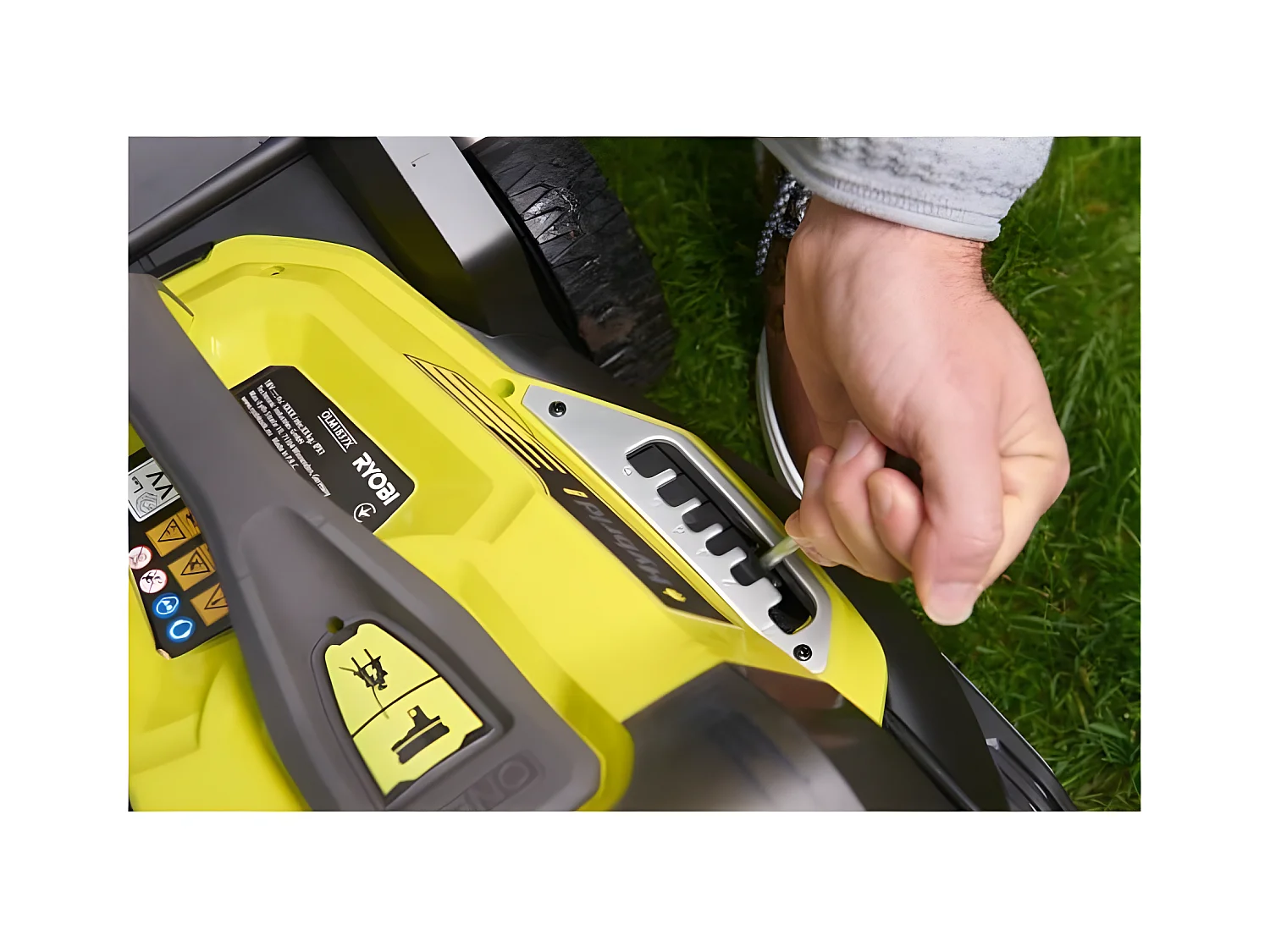 RYOBI Tondeuse Hybride - Ø 37 cm - 2 batteries LithiumPlus 36V 5,0 Ah - Noir et vert