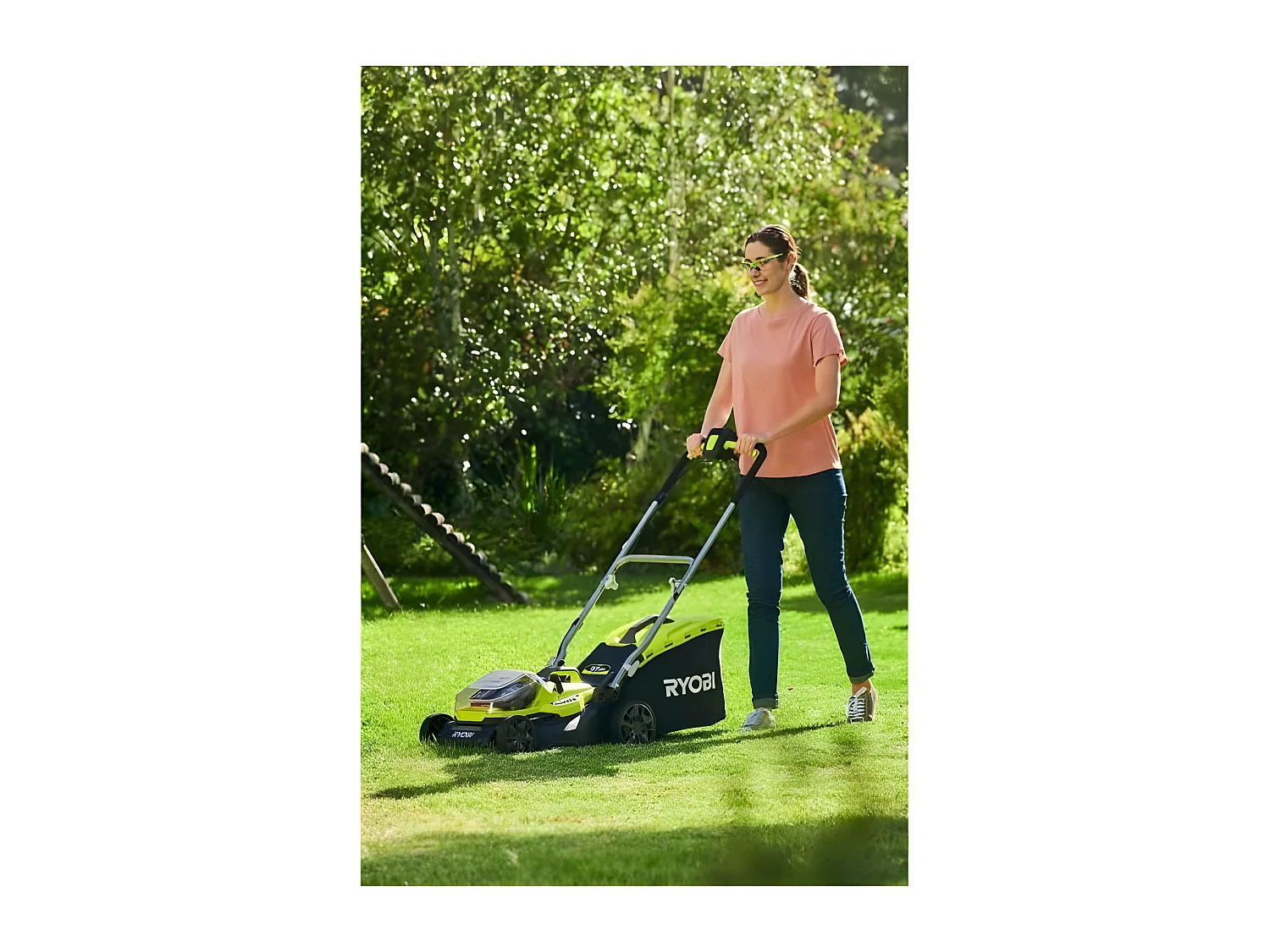 RYOBI Tondeuse Hybride - Ø 37 cm - 2 batteries LithiumPlus 36V 5,0 Ah - Noir et vert