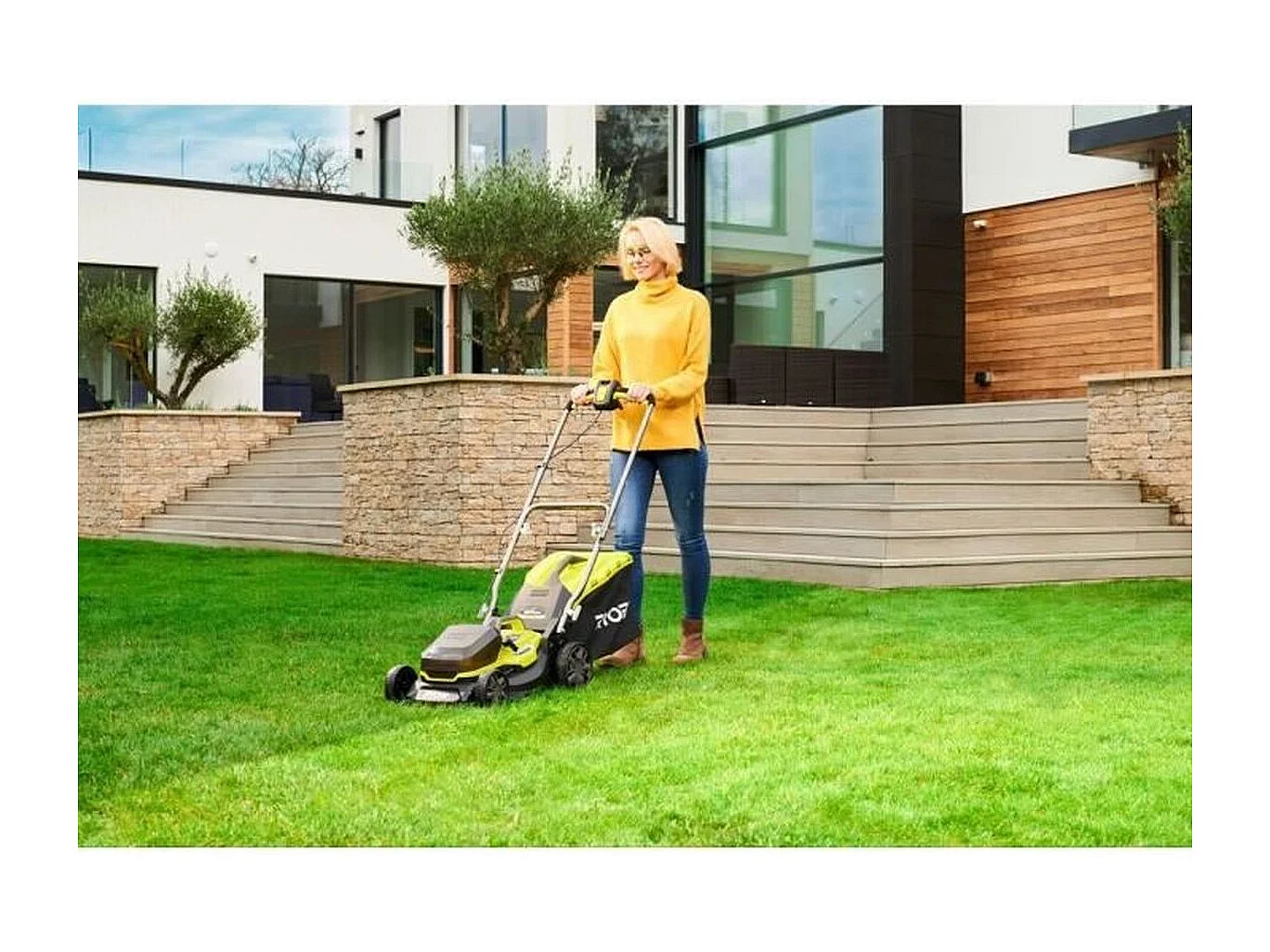 RYOBI Tondeuse Hybride - Ø 37 cm - 2 batteries LithiumPlus 36V 5,0 Ah - Noir et vert