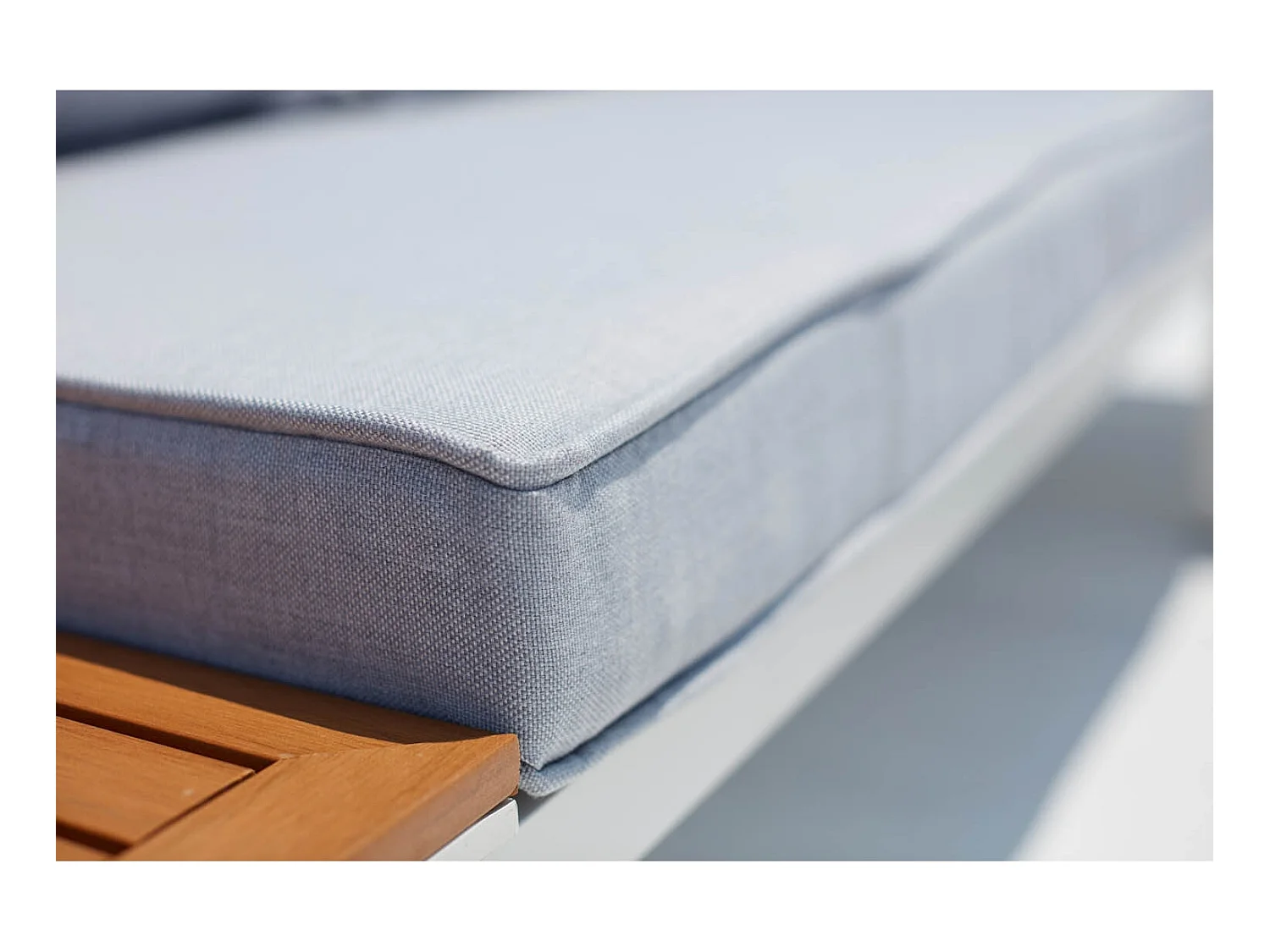 Loungeset van aluminium en wit & grijs staal LOLEA - Elegant design, afneembare kussens, 4 zitplaatsen, vierkante tafel