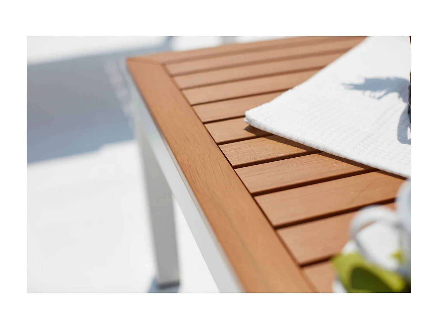 Salon de jardin 4 places en aluminium et acier blanc et gris LOLEA