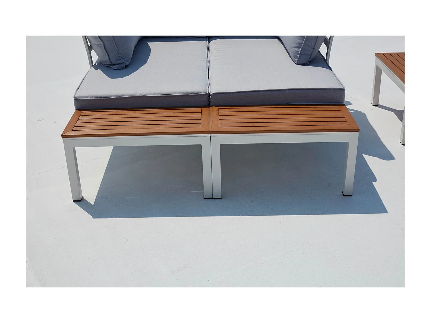 Salon de jardin 4 places en aluminium et acier blanc et gris LOLEA