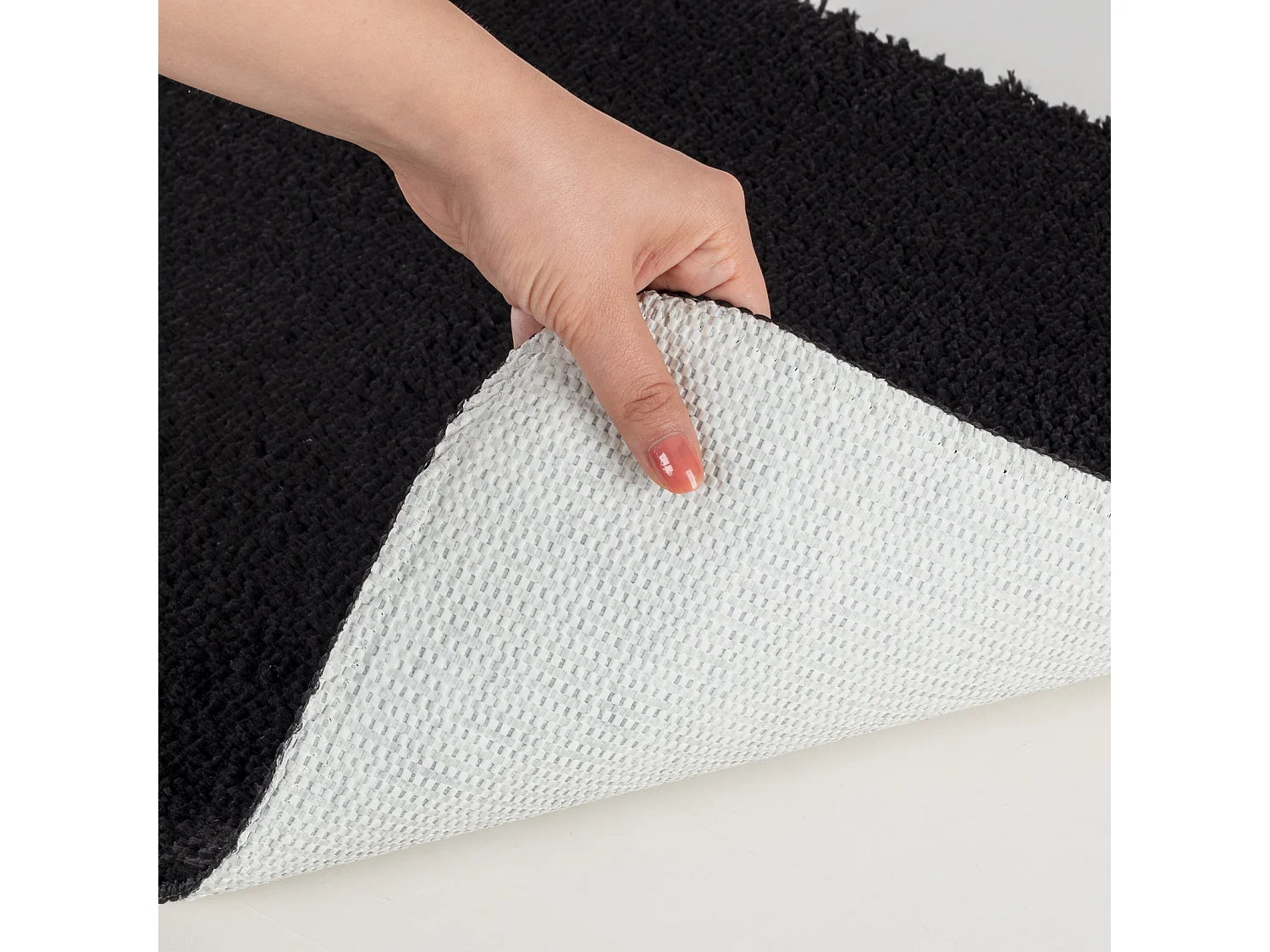SURYA Badmat - Badkamer, Douchemat, Toiletmat - Machinewasbar Antislip Hoogpolig Badkleed JUNE - Zwart - 80x50cm - JUNE