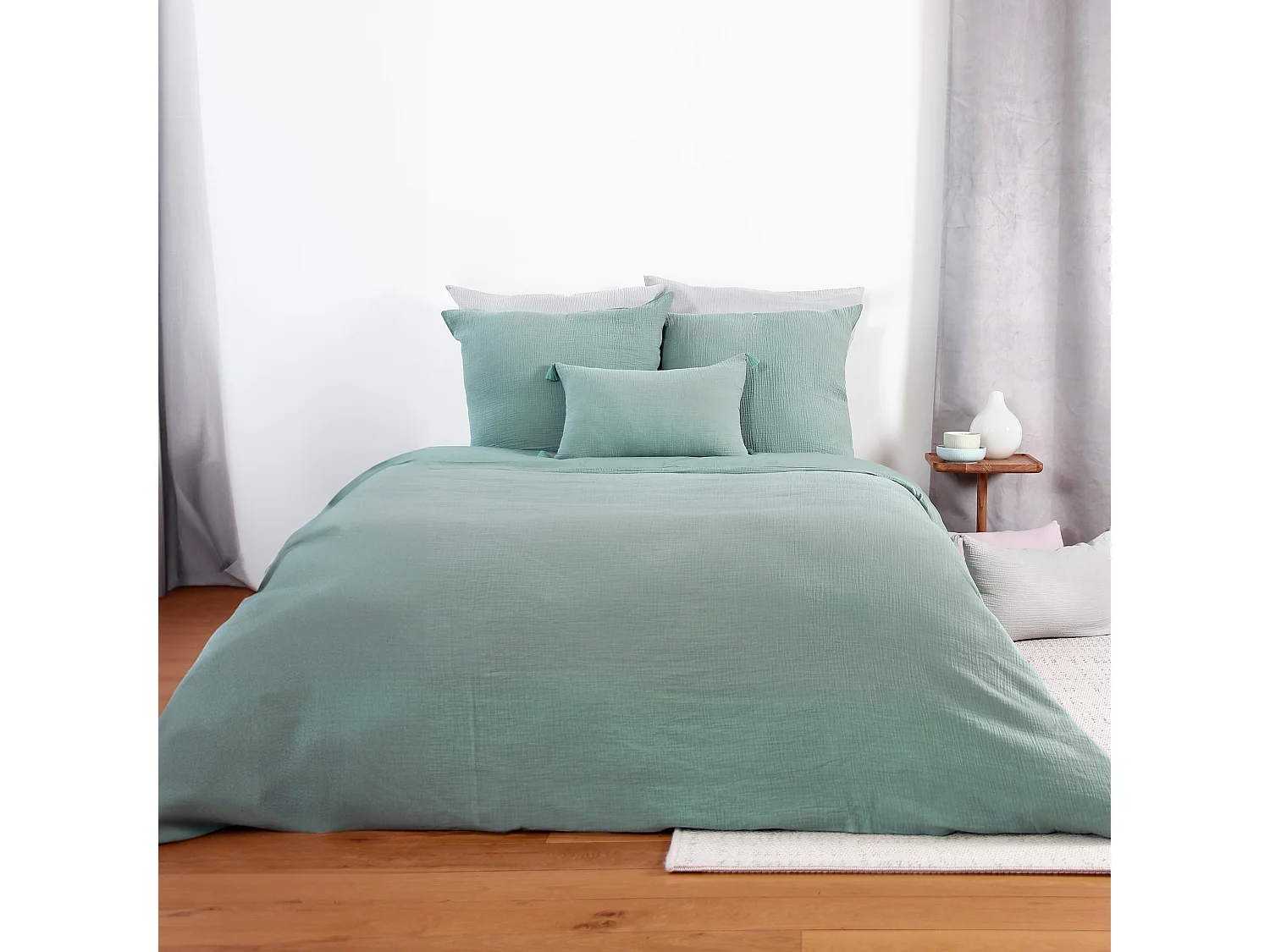 Parure de lit 260x240 cm double gaze de coton GAZGAZ vert amande 3 pièces