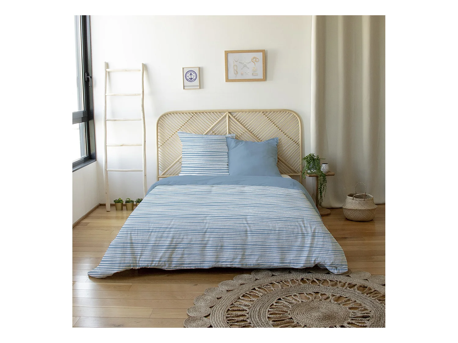 Parure de lit 260x240 cm 100% polyester microfibre BLIS bleu 3 pièces