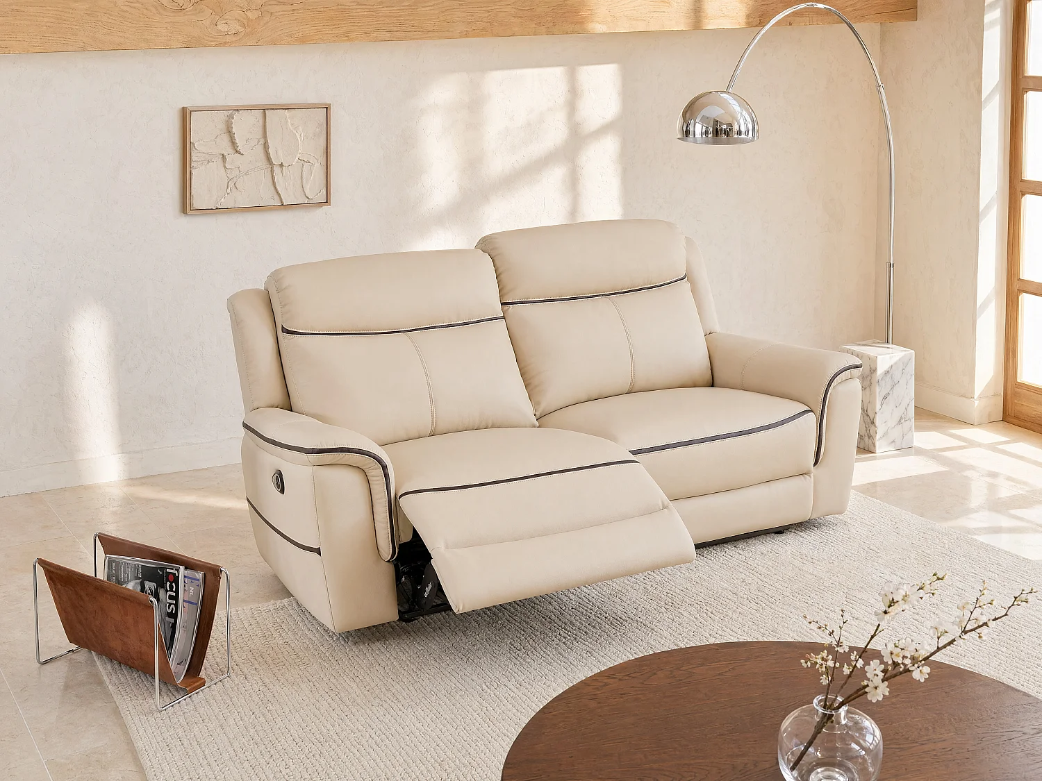 Kanapa 3-osobowa z elektryczną funkcją relax z beżowej skóry - ADELIO