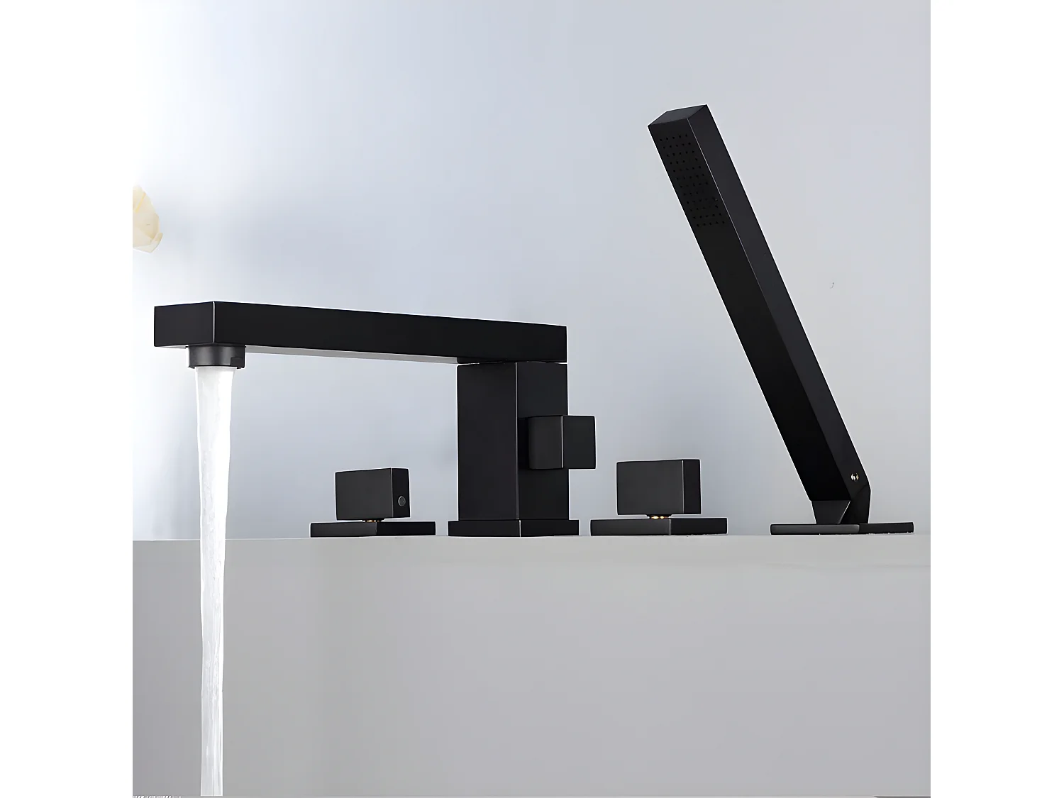 Robinet mélangeur bain-douche sur plage 4 trous Noir - Sirius