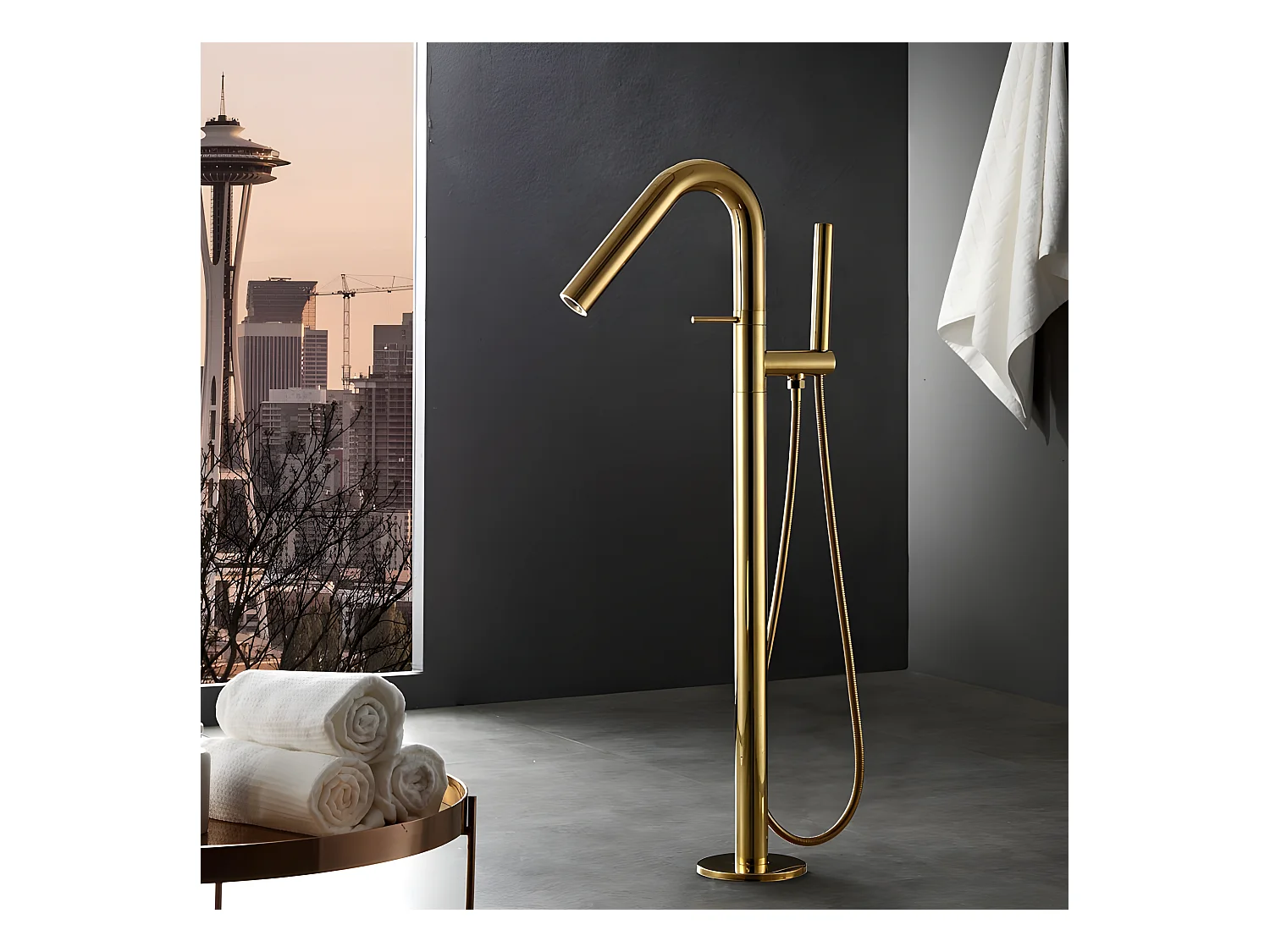 Mitigeur de baignoire sur pied moderne - Doré