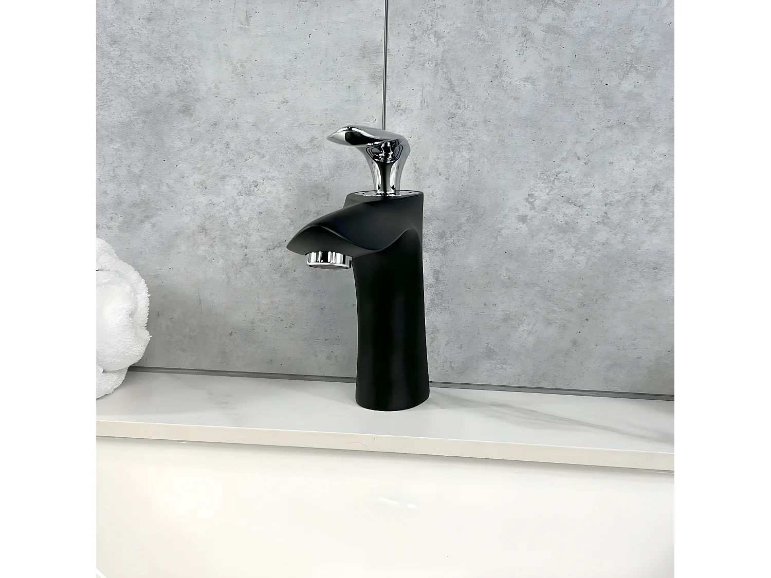 Mitigeur lavabo Noir & Chromé - Canopus