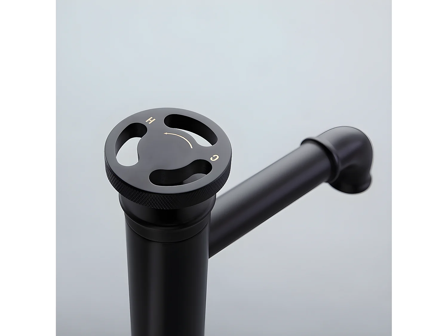 Mitigeur lavabo salle de bain style industriel - Noir