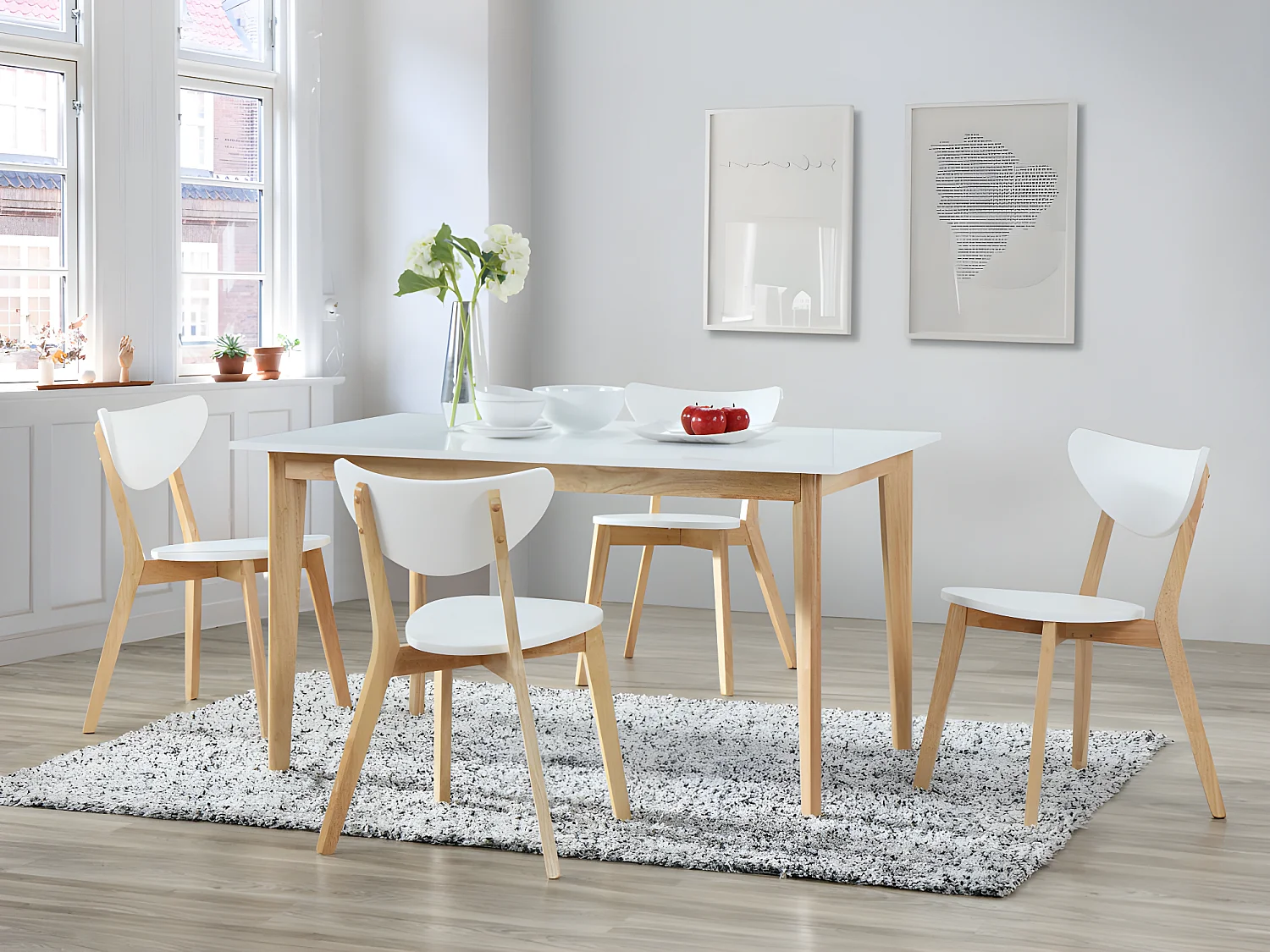 Table à manger extensible CARINE - 6 à 8 personnes - Hévéa massif et MDF - Blanc
