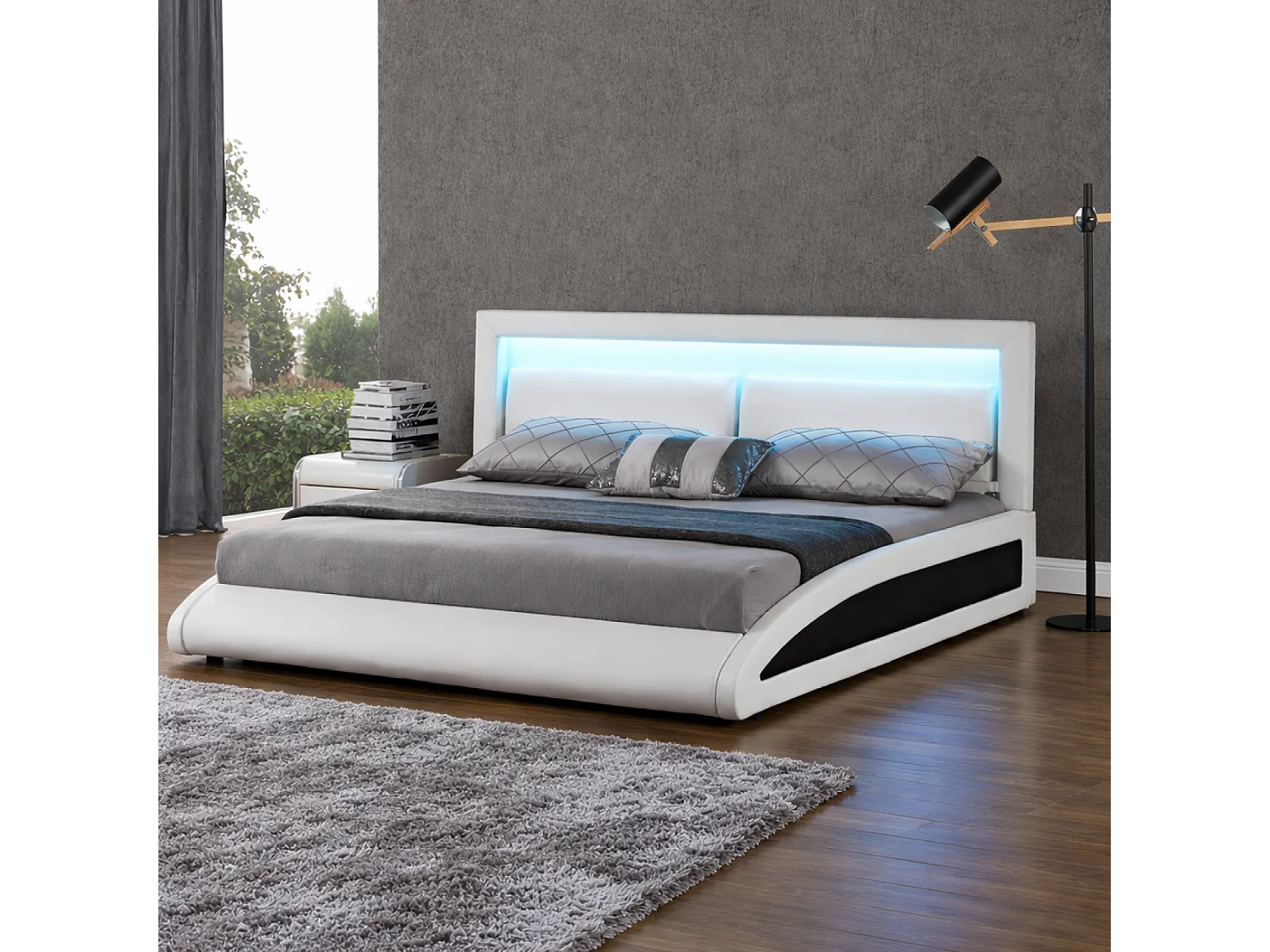 Cama de polipiel blanca con LED integrados 160x200  BRIXTON