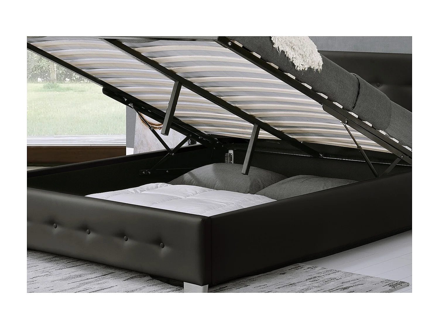 Stucture de lit avec coffre de rangement 140 x 190 cm noir NEWINGTON