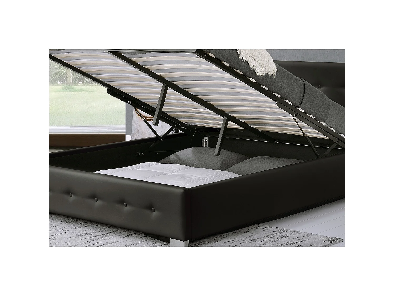 Lit coffre 140 x 190 cm noir NEWINGTON