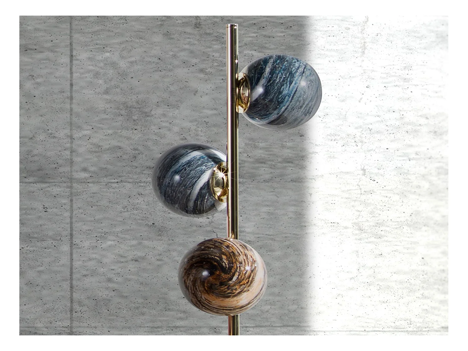 Candeeiro de mesa em aço inoxidável