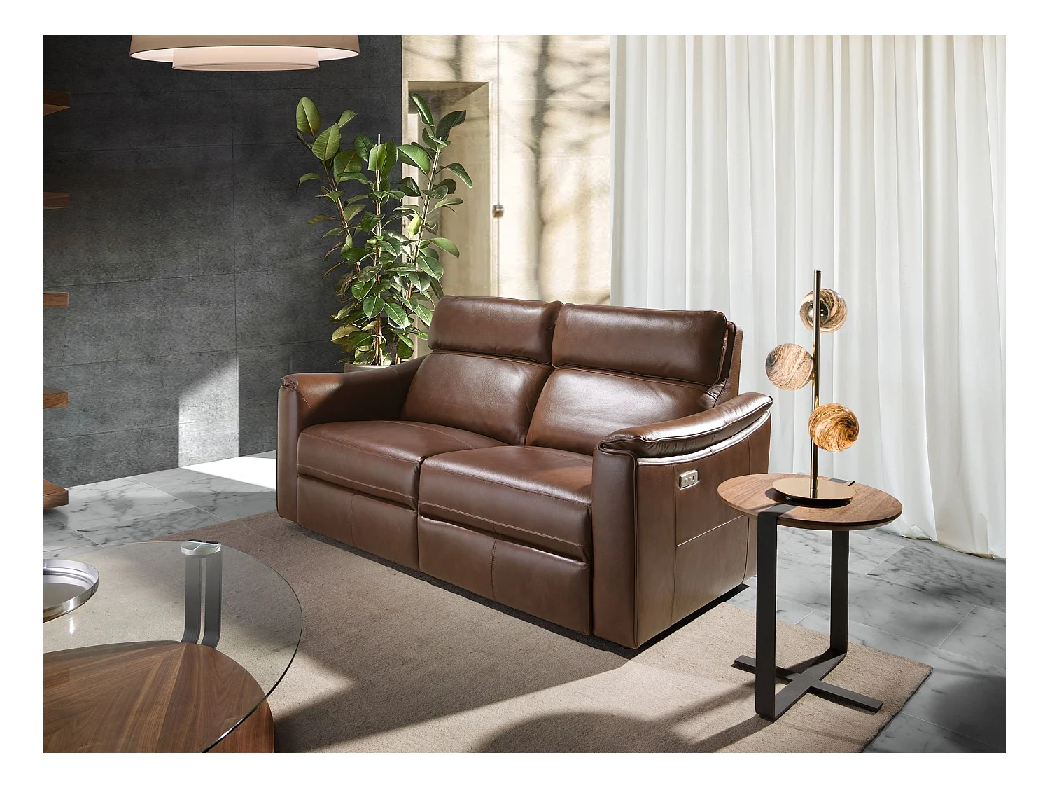 Candeeiro de mesa em aço inoxidável