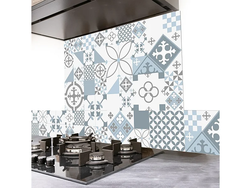 Fond de hotte adhésif en aluminium effet carreaux de ciment bleu - 70x90 cm