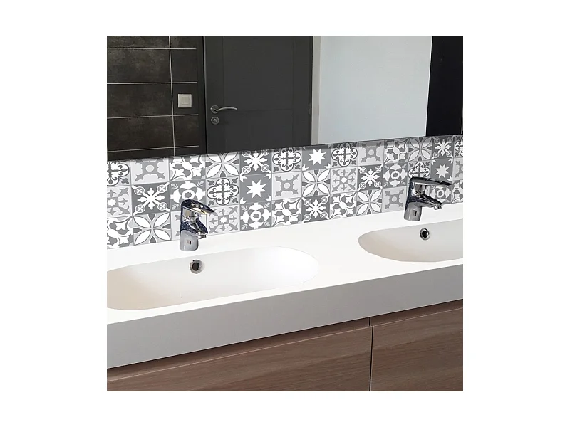 Crédence adhésive pour salle de bain en PVC style carreaux de ciment gris 140x30 cm (en 2 bandeaux)