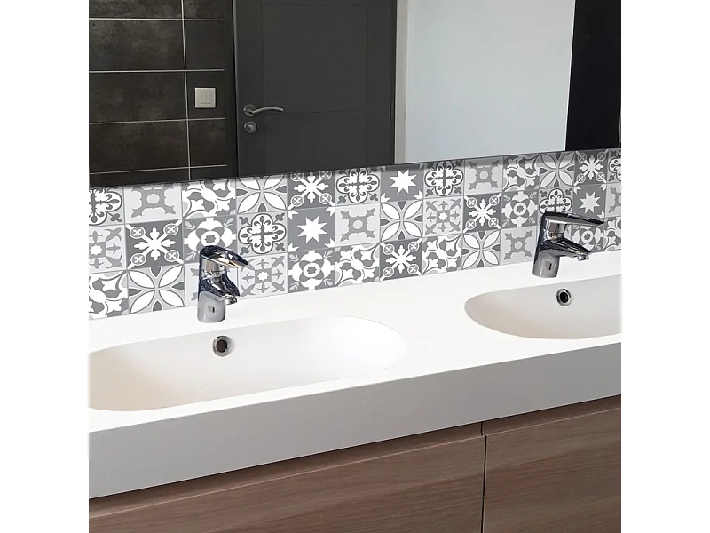 Crédence adhésive pour salle de bain en PVC style carreaux de ciment gris 140x30 cm (en 2 bandeaux)