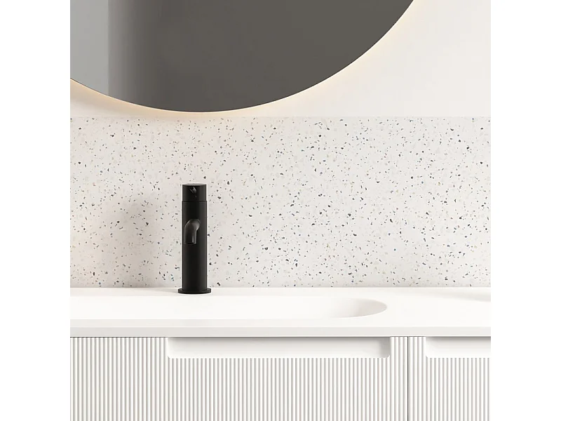 Crédence adhésive pour salle de bain en PVC style terrazzo blanc 140x30 cm (en 2 bandeaux)