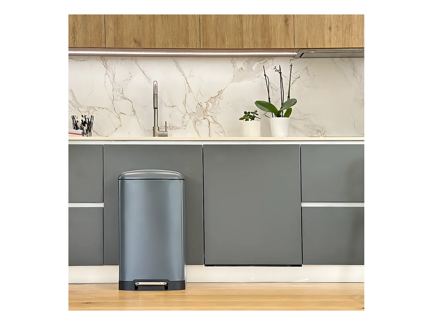 Poubelle de cuisine à pédale GREENWICH Gris Acier inoxydable 40 L