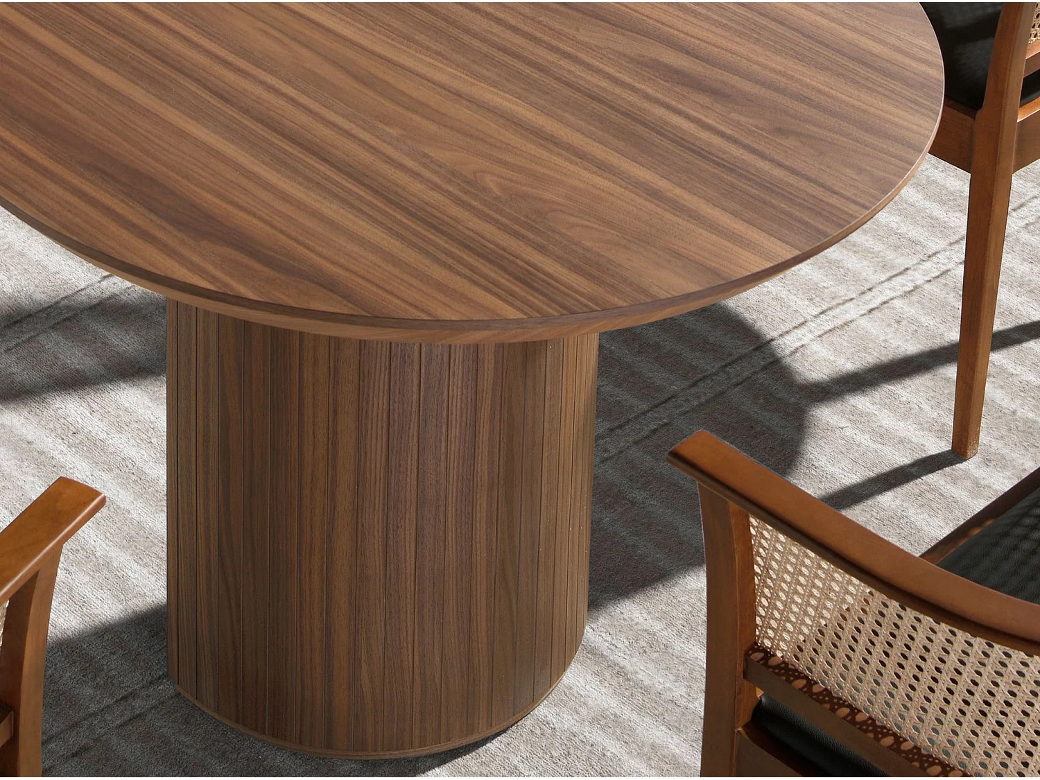 Esstisch ovale Halbspitze Walnuss 1104 ANGEL CERDA