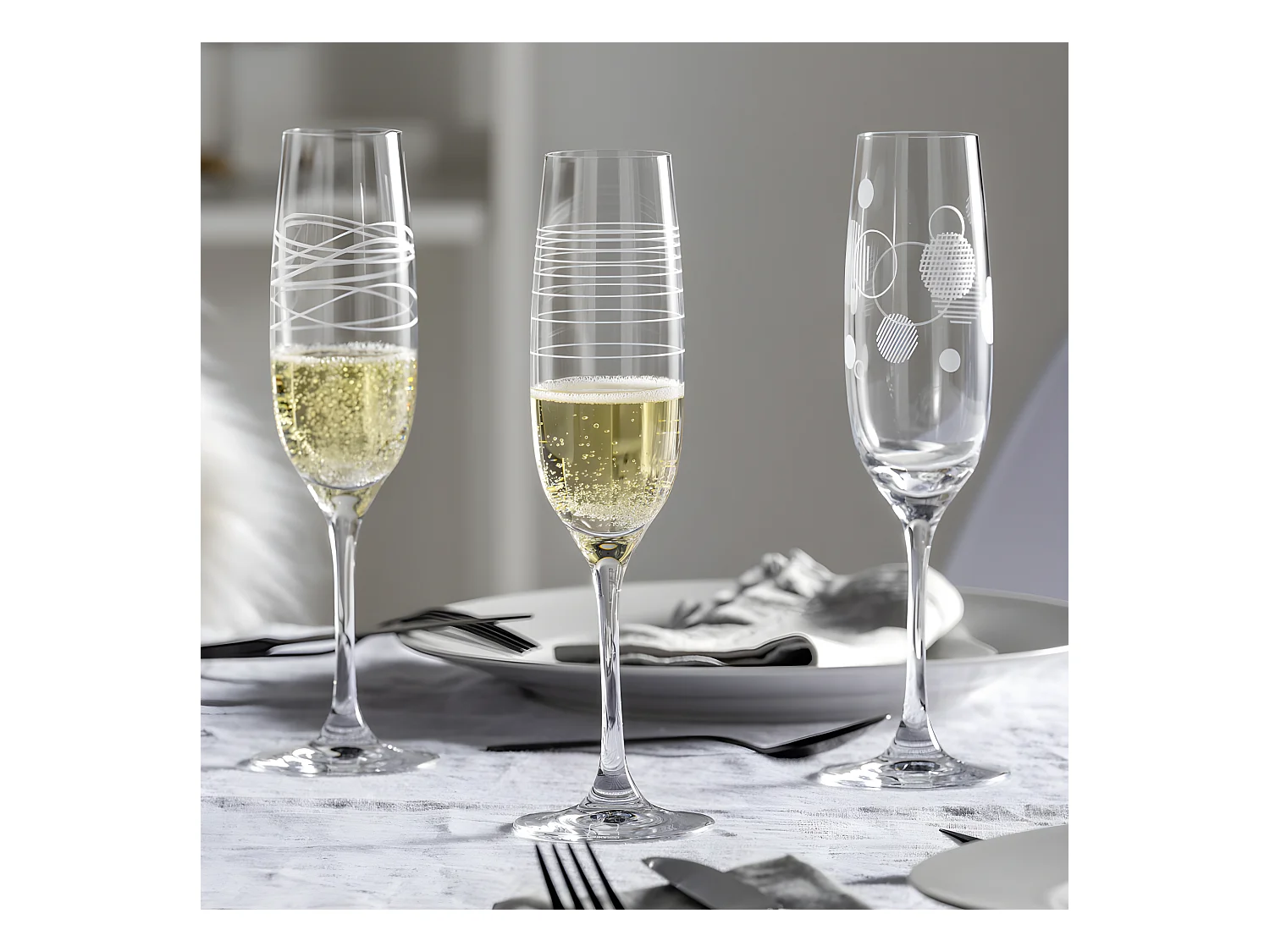 Lote de 6 vasos de champán grabadas 130ml vidrio transparente.