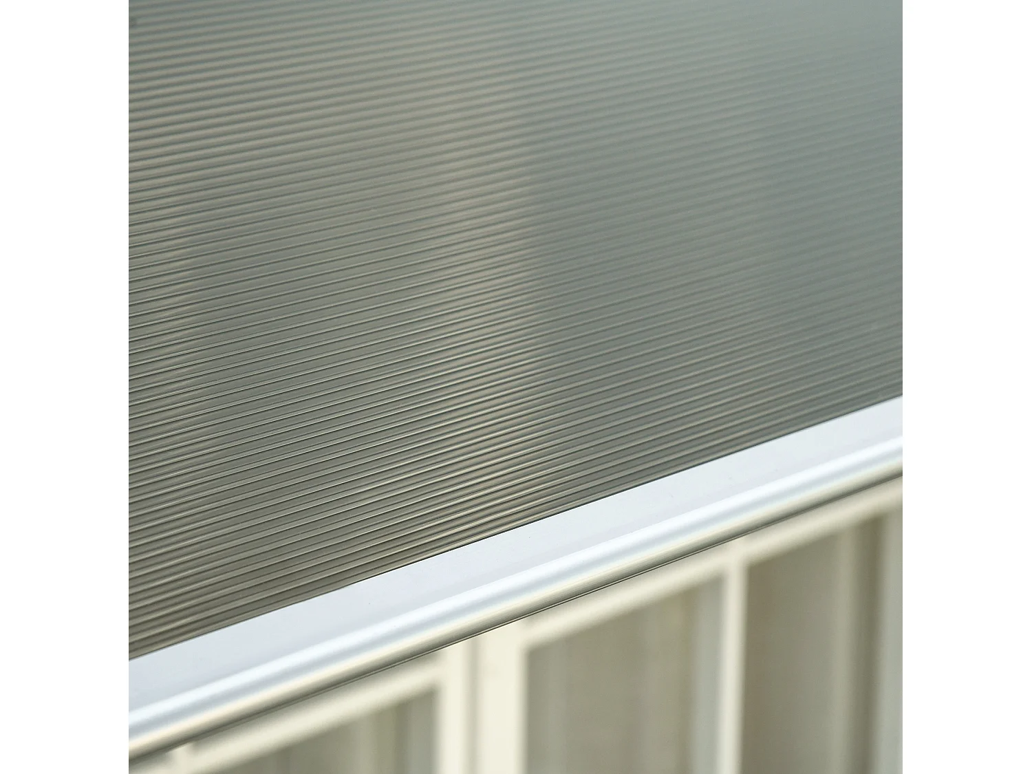 Tejadillo de protección marrón 103x96.5x27 cm Outsunny