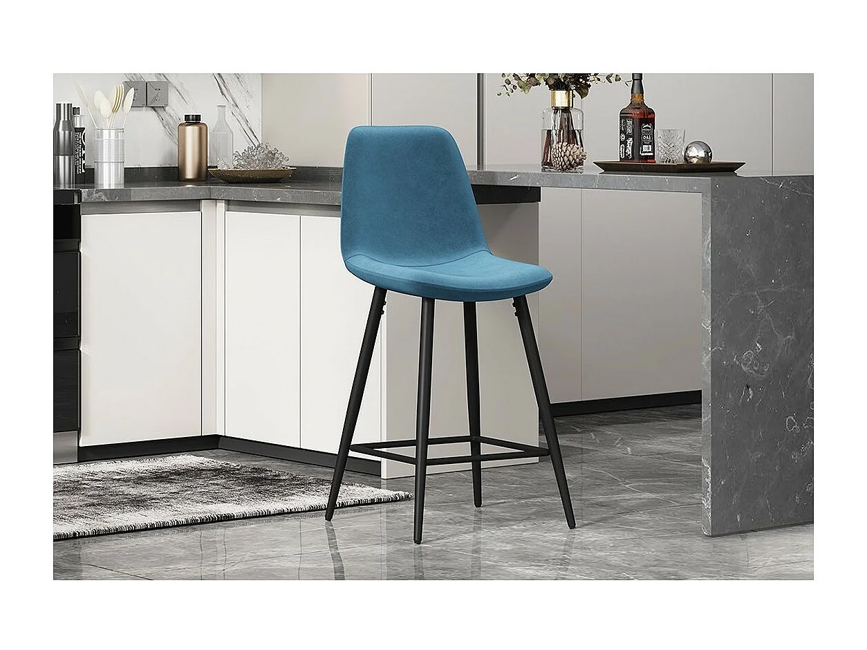 Fluwelen barkruk BOYLD, lichtblauw van kleur