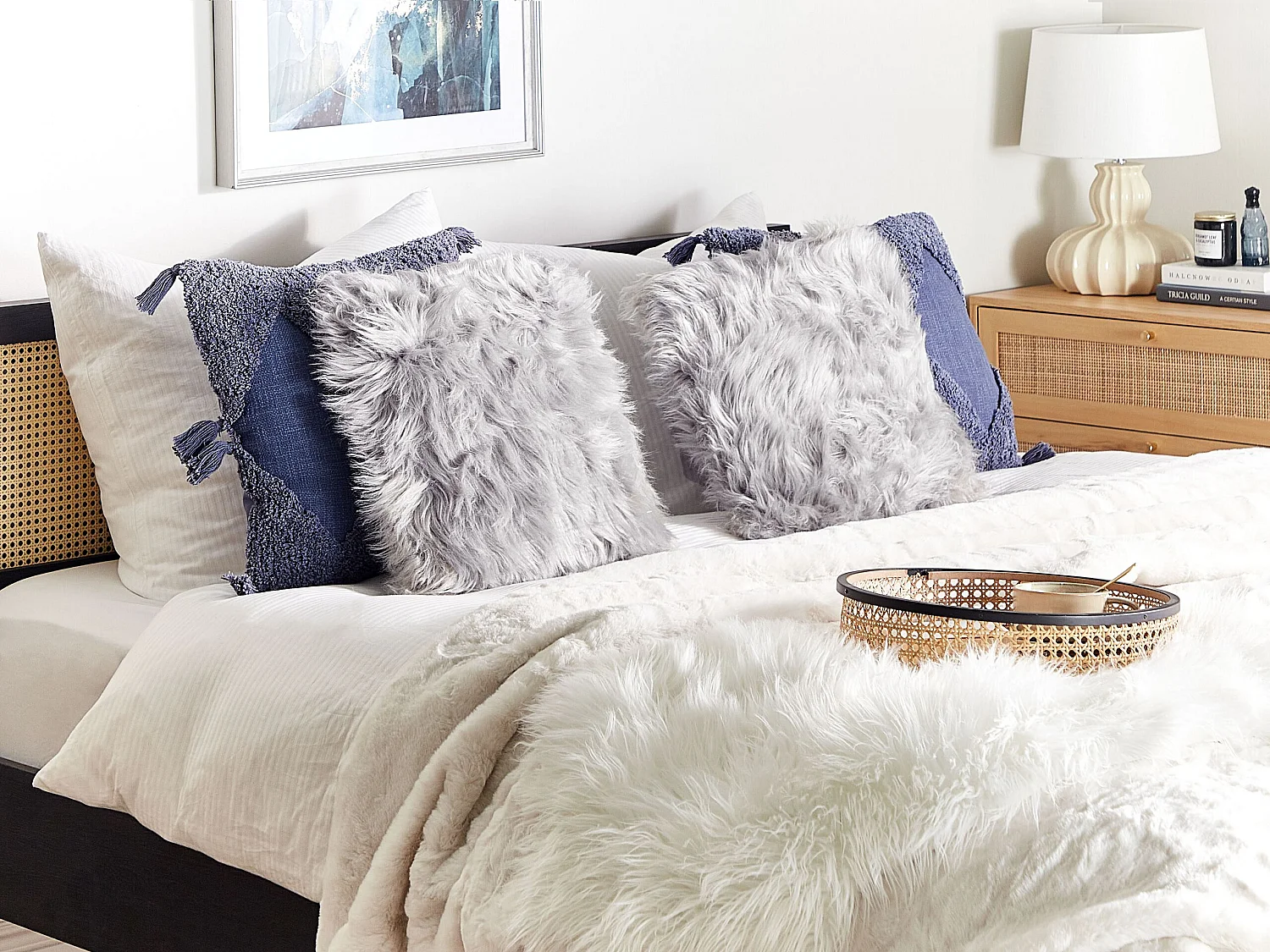 Lot de 2 coussins décoratifs LUBHA Fourrure synthétique 42 x 42 cm Gris clair Unicolore