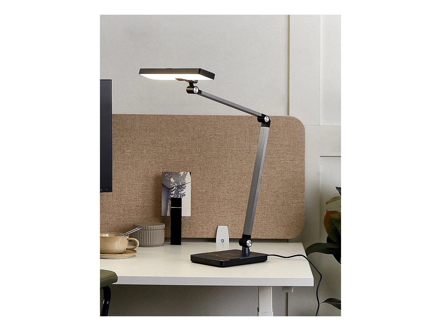 Lampe de bureau LED LACERTA Avec chargeur sans fil Métal Noir