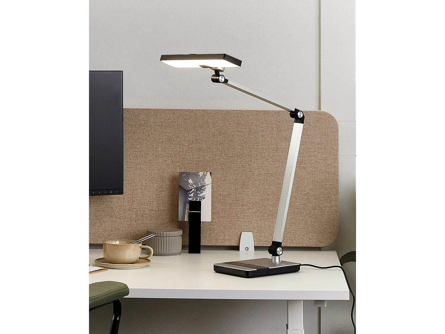 Lampe de bureau LED LACERTA Avec chargeur sans fil Métal Argenté