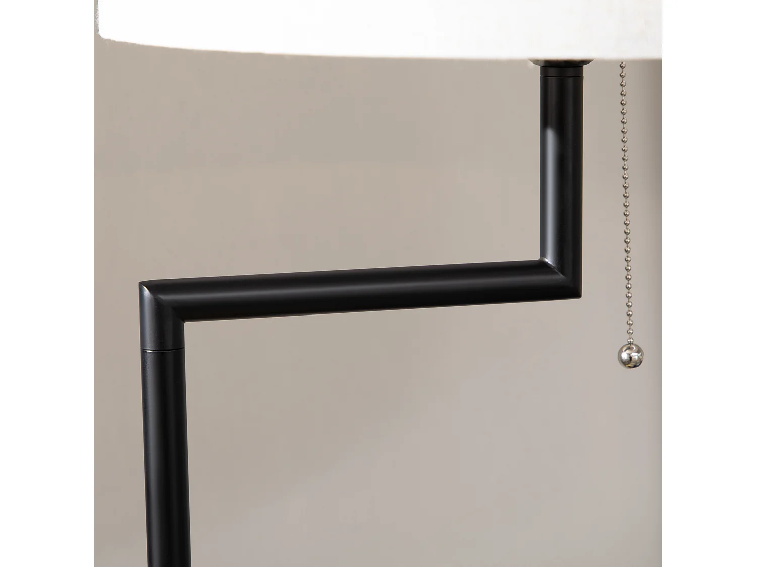 Lámpara de pie negro y madera natural 40x40x168 cm HOMCOM