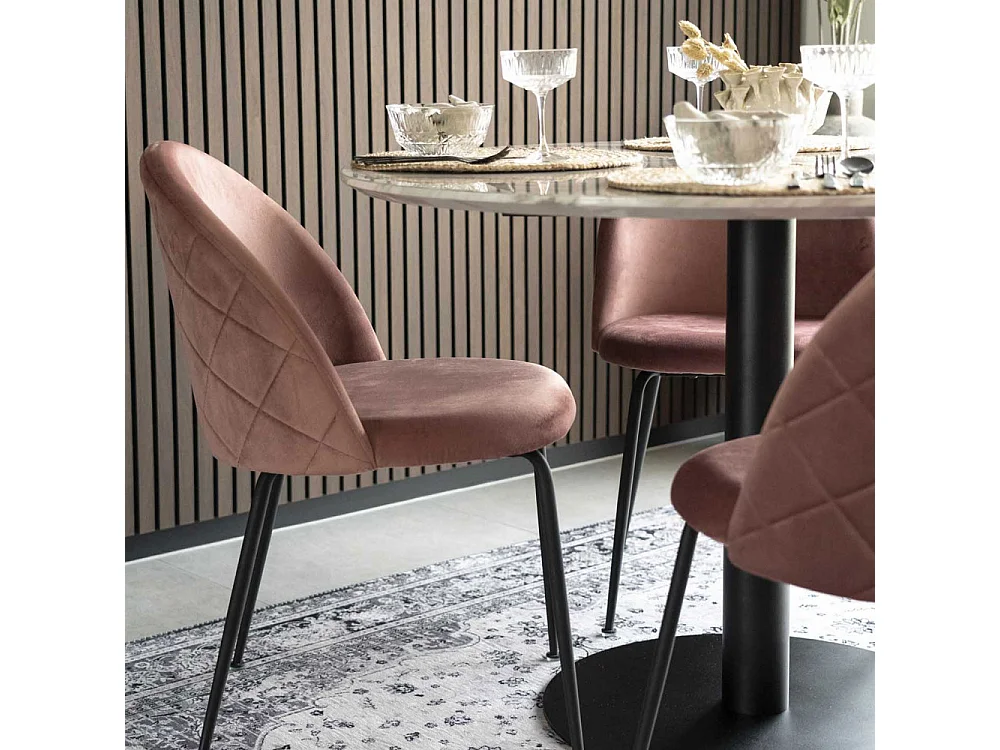 Chaise au Dos Matelassé en Velours Rose avec Piétement en Acier Noir GENEVE