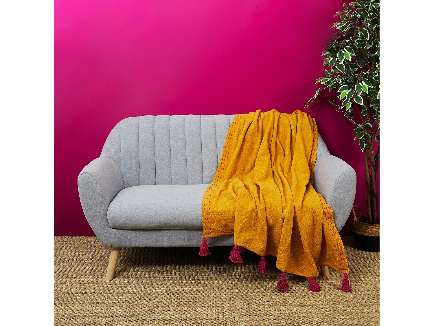 Jete De Canape Surpique Pompons Jaune 130x150cm