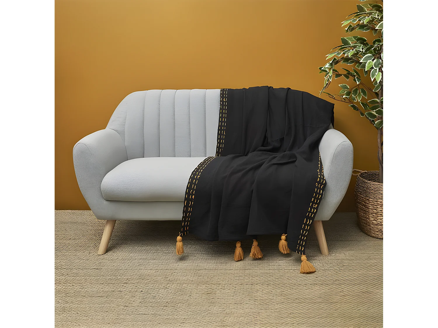 Jete De Canape Surpique Pompons Noir 130x150cm Noir, Jaune