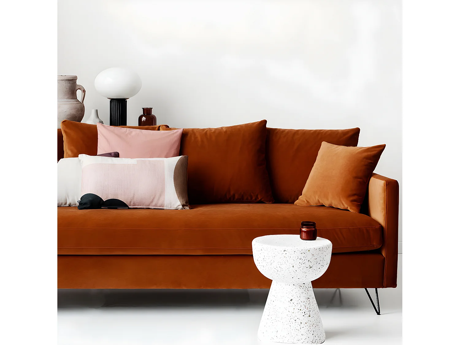 Villabon - Canapé convertible 4 places en velours pieds épingles noirs - Rouille