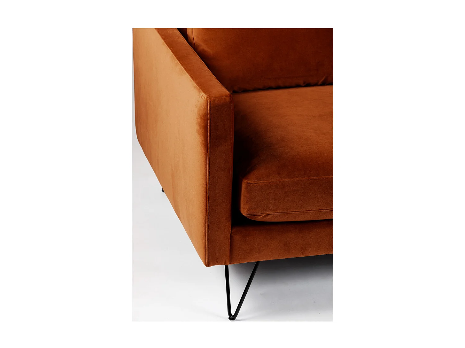 Villabon - Canapé 4 places en velours pieds épingles noirs - Rouille