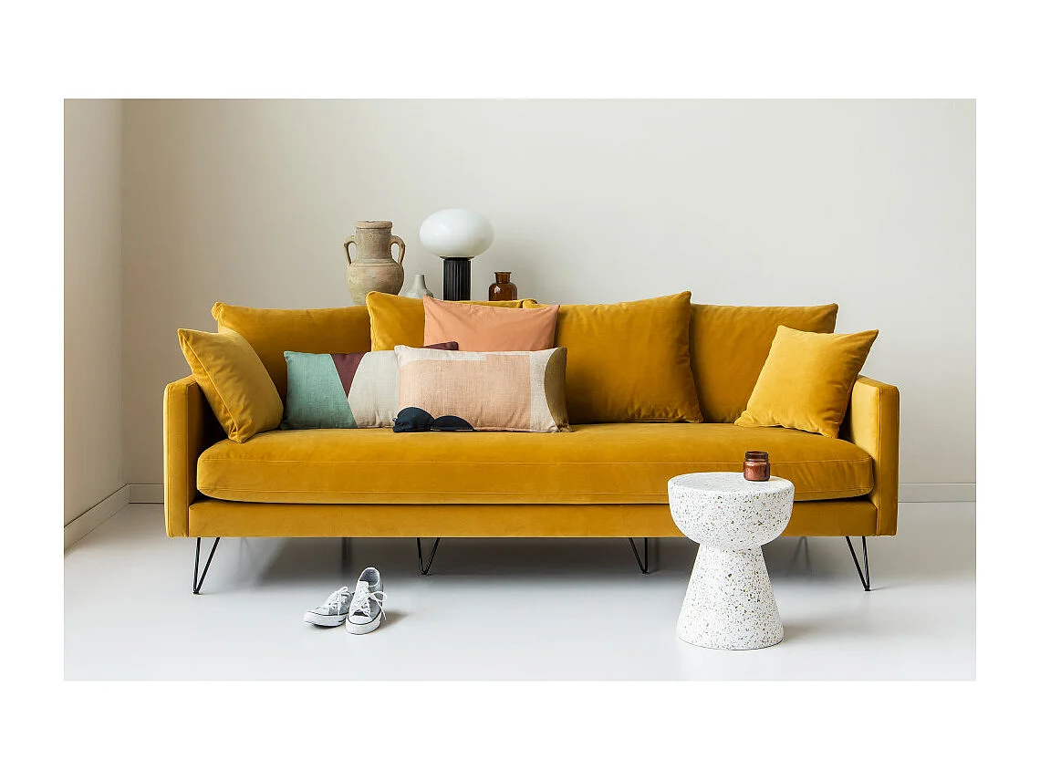 Villabon - Canapé 4 places en velours pieds épingles noirs - Jaune moutarde