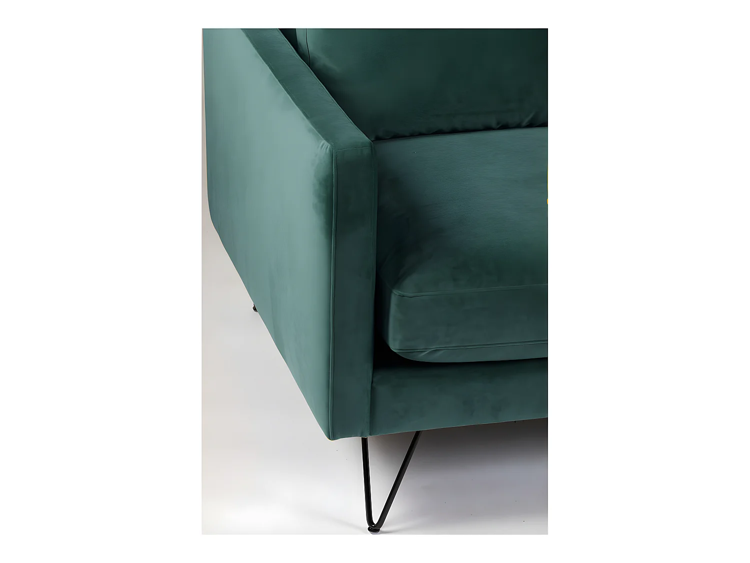 Villabon - Canapé 3 places en velours pieds épingles noirs - vert eucalyptus