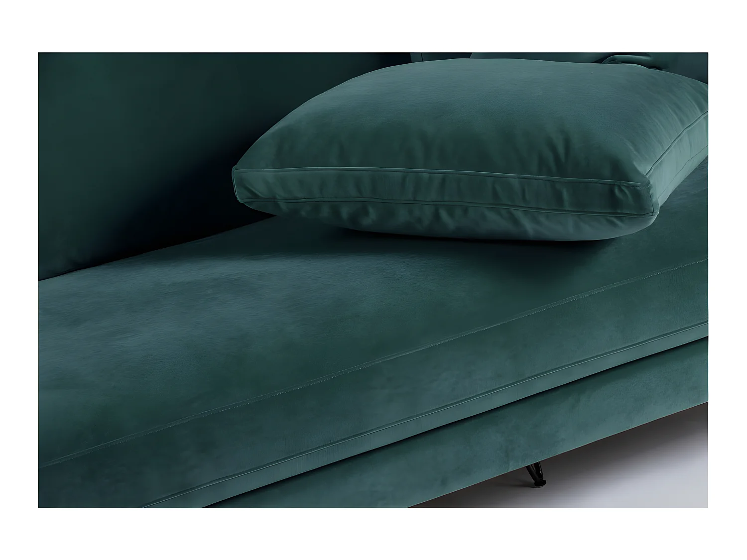 Villabon - Canapé 3 places en velours pieds épingles noirs - vert eucalyptus