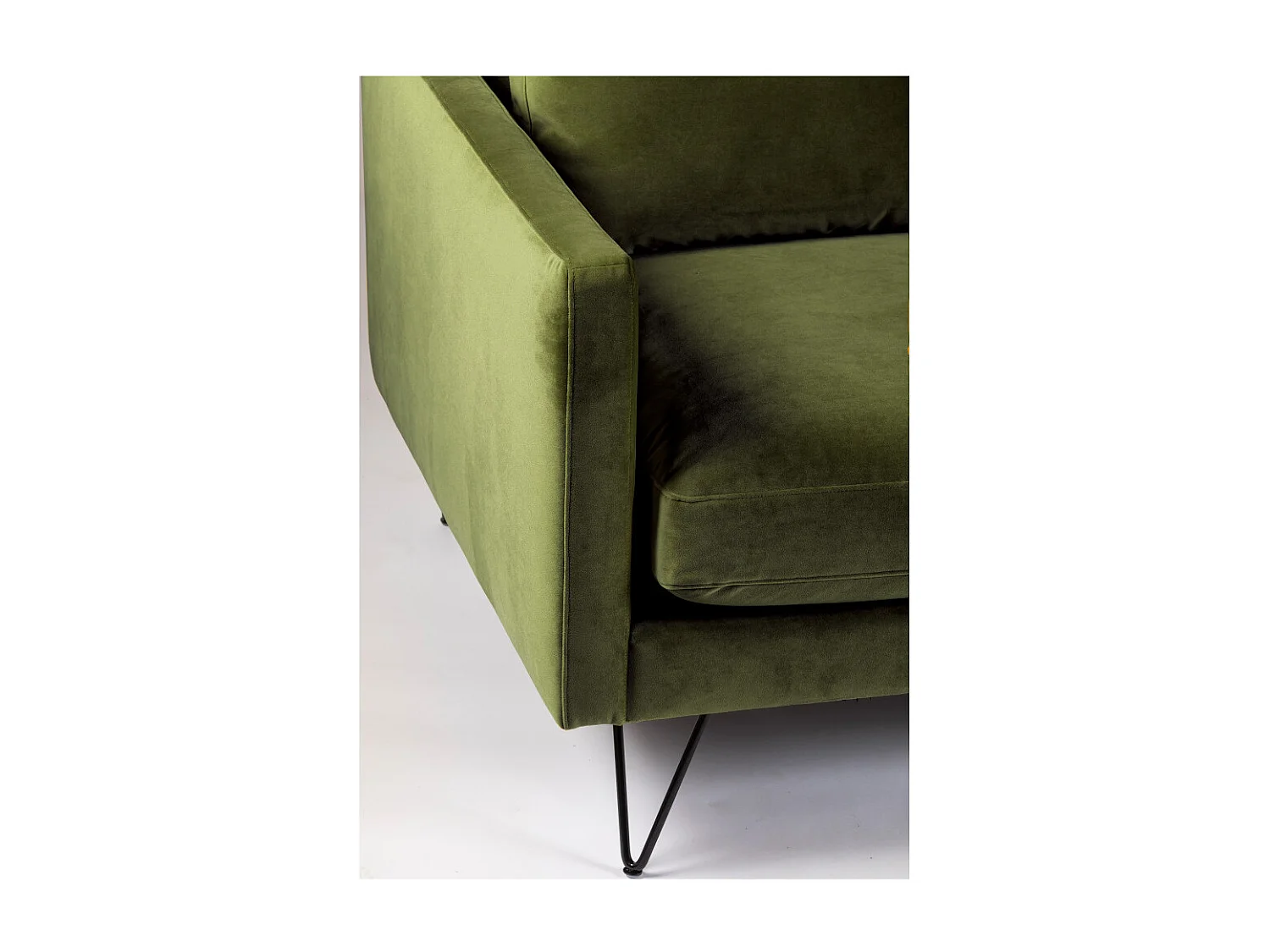 Villabon - Canapé 3 places en velours pieds épingles noirs - Vert olive